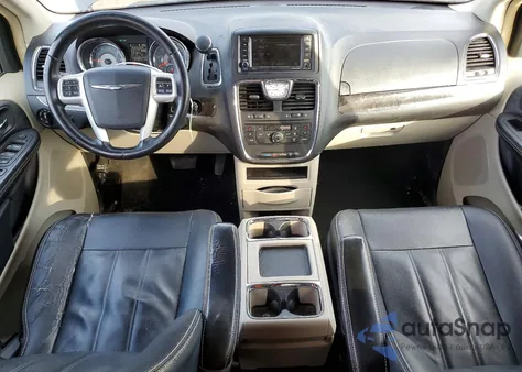 2016 Chrysler Town & Country Touring from USA, damaged, VIN 2C4RC1BG2GR187868